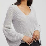Free People  Damsel Sweater Women’s M Gray Bell Sleeve V Neck Chunky Knit Thick Photo 0