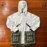 UAS Under Armour Sportswear
Colorblock Quilted Technical Parka
Jacket Sz M White Size M Photo 5