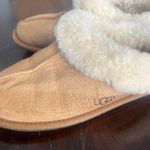 UGG  slippers size 7 Photo 9