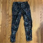 C&C California  Floral Cargo Jogger Pants Photo 8