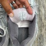 Saucony  Women's Athletic Shoes in Gray and Pink size 7.5 Photo 9