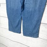 Lee NWT  Relaxed-Fit Mid Rise Denim Capri Jeans Size 16 Photo 7