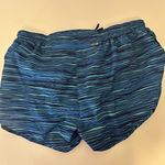 Nike Dri Fit Women’s Medium Blue Wave Pattern Shorts Photo 5