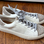 Universal Threads  white leather flocking metallic silver leopard sneakers Sz 8.5 Photo 0