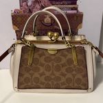 Coach  Brown Canvas White Leather Kiss lock dreamer 21 Shoulder Crossbody Bag Photo 4