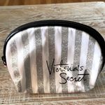 Victoria's Secret 💋💄Victoria’s Secret Cosmetic Bag💄💋 NWOT Photo 0