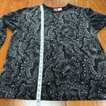 Liz & Co Women’s Pretty Velvet Paisley 3/4 sleeve top SZ M Gray Size M Photo 6