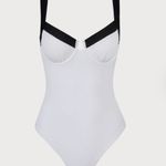 Berlook White Contrast Trim Knotted One Photo 5