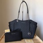 Michael Kors Set Photo 0