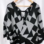 Calvin Klein NWT Cape Poncho Shawl Women's One Size Black Gray Colorblock Photo 1