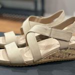 Life Stride  Womens Sincere Wedge Sandals Bone/Tan 11 W Photo 1