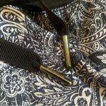 Lululemon Hotty Hot Short
Mini Antique Paisley White Black / Black Size 8 Photo 6