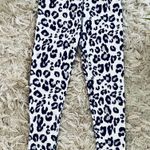 Boutique NEW Leopard Leggings Photo 5
