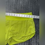 Lululemon Women’s Hotty Hot Short Lined Neon Green Size 10 Photo 4