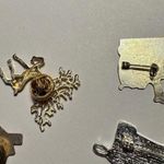 Christmas Holiday Brooch Pins Lot Of 4 Santa Claus JOY Reindeer Stocking Candy Photo 10