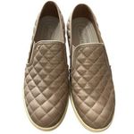 Steve Madden quilted slip on shoes, Size 10b Photo 0