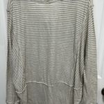 Free People We The  Top Free Long Sleeve size M white and Grey  Photo 4