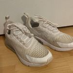 Nike Women’s Air Max 270 Photo 2