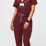 FIGS Scrubs Set Photo 0