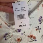 No Comment NWT  white floral print, short-sleeve, ribbed top, Large Photo 2