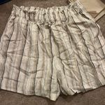 Love Tree NWT  linen blend stripe shorts M Photo 0