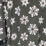 Torrid  Plus Size Goth Emo Skull Black and White Snowflake Sweatshirt Pullover 5X Photo 3