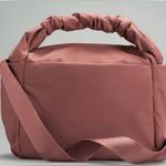 Lululemon MLululemon Gathered Handle Bag Vol 6L Photo 4