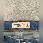 Abercrombie & Fitch  mom high rise Blue Denim Jeans 26/2S Photo 4