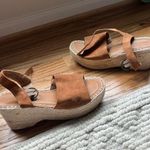 Universal Threads Target Platform Sandals Photo 0