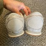 New Balance Women's 555 V1 Sneaker Retro Style Overcast/Champagne Metallic Photo 6