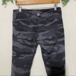 Tuff Athletics Camo Black and Grey Leggings Large Photo 3