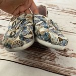 Toms BUTTERFLY COMFORT SLIP ON SHOES Photo 1