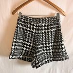 Houndstooth Textured  Shorts Photo 2