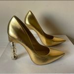 Katy Perry Suzzie Gold Pumps Photo 4
