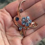 Vintage Style Rose Gold W/ Blue Rhinestones Floral Brooch Photo 3
