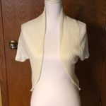 No Boundaries Juniors shrug Photo 0