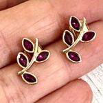 Small and dainty gold tone and purple post leaf earrings Photo 0