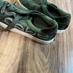 Bebe  size 7.5 green shoes Photo 3