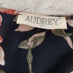 Audrey 3+1 Top Photo 2