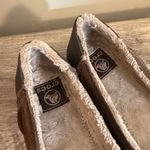 Crocs  Berryessa Brown Suede Flats Shoes Faux Fur Lining Women’s Size 8 Photo 5