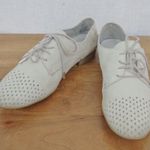 Tamaris Nubuck Leather Perforated Derby Flats Size 39 White Photo 0