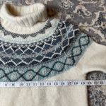 Valerie Stevens Women's Cream and Gray Turtleneck Sweater Photo 2