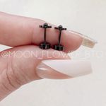 Tiny Black Retro Flower Flat Back Earrings Photo 4