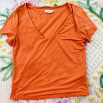 Live in the Moment Orange V Neck Short Sleeve Top Size S T-Shirt Shirt Photo 0