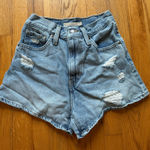 Levi's Levi’s Mom Shorts Photo 0