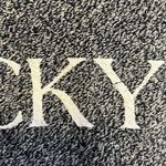 Woolly Threads Kentucky V-Neck Pull Over Photo 3