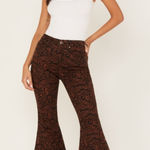 Shyanne  WOMEN'S PAISLEY PRINT SUPER FLARE JEANS  29x34 Photo 0