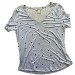 White House | Black Market  light blue v-neck feathers‎ tshirt size medium Photo 0