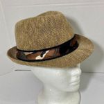 Tan woven jute fedora hat with camo hatband Photo 10