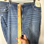Abercrombie & Fitch NWT 90s slim straight distressed high rise jeans 35/20s Photo 10